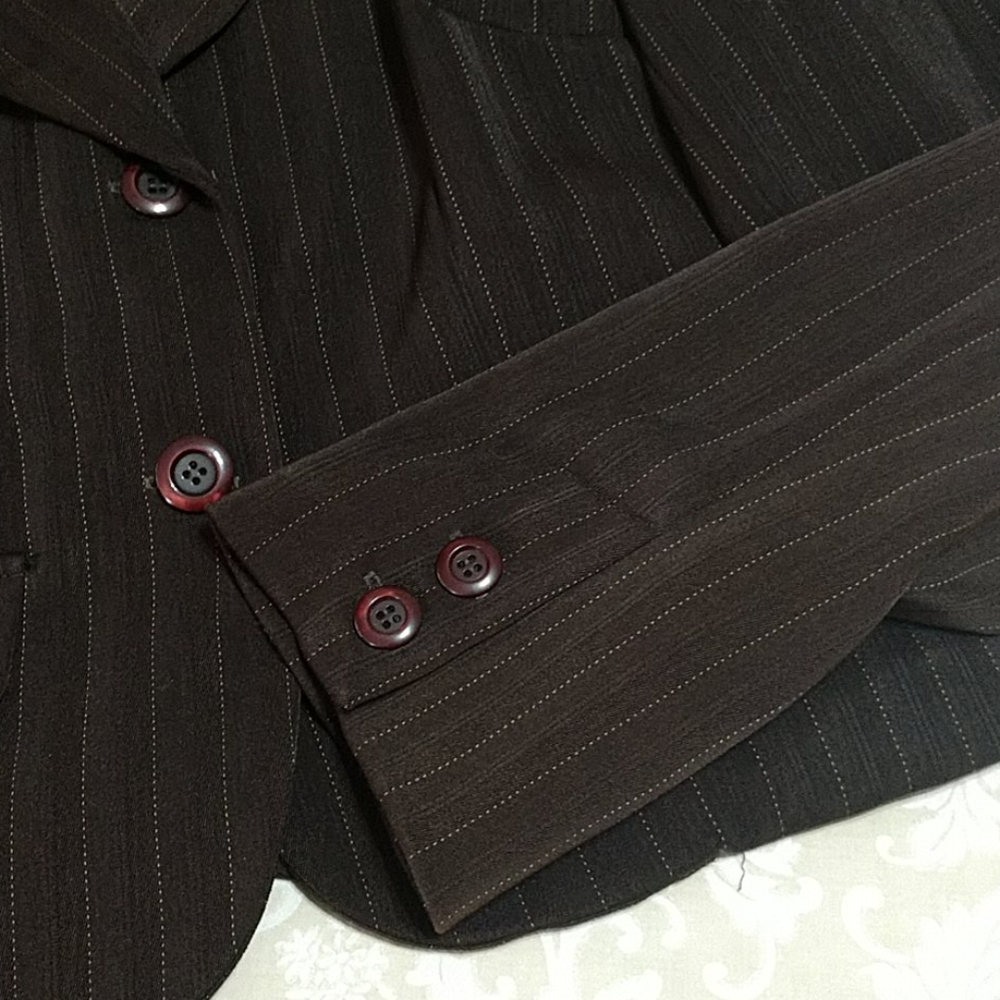 Ladies suit jacket - Picture 2 of 4